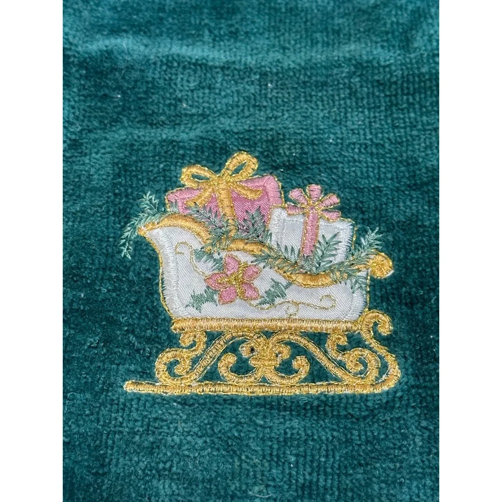 Holiday Bathworks Green Christmas Sleigh Gift Hand Towel 100% Cotton Embroidered